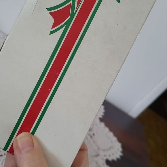 New in Box Vintage Avon Winter Rose 10" Taper Candles with Bayberry Fragrance - Picture 6 of 6